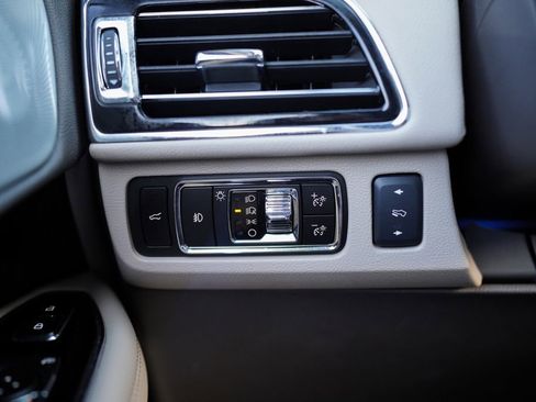 Used 2023 Lincoln Navigator L Reserve AWD/4WD image 32