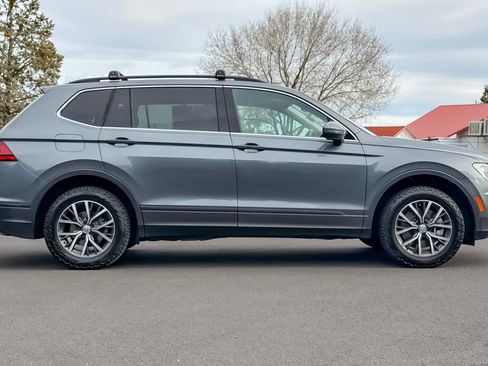 Used 2019 Volkswagen Tiguan SE w/ Panoramic Sunroof Package image 3