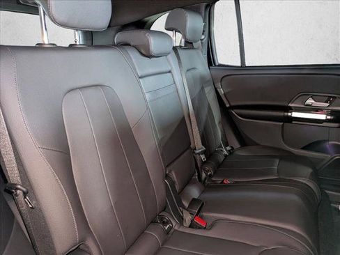 Certified 2025 Mercedes-Benz GLB 250 image 21