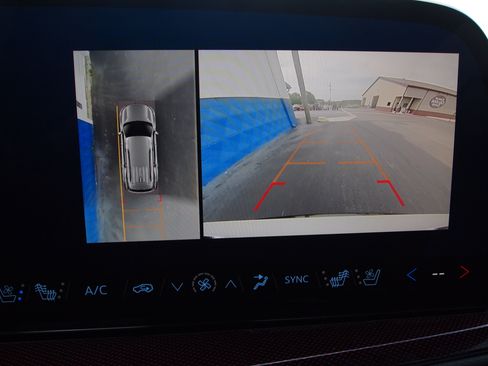 Used 2024 Chevrolet Traverse RS w/ LPO, Floor Liner Package image 19