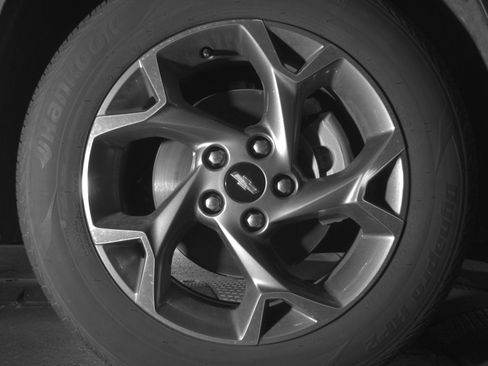 Used 2025 Chevrolet Trax LT FWD image 13