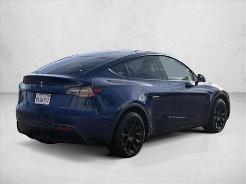 Used 2020 Tesla Model Y Long Range image 5