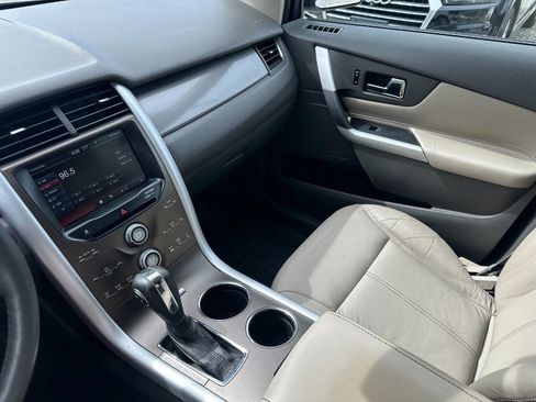 Used 2013 Ford Edge SEL AWD/4WD image 24