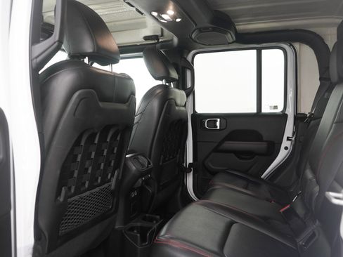 Used 2022 Jeep Gladiator Rubicon w/ Cold Weather Group image 18