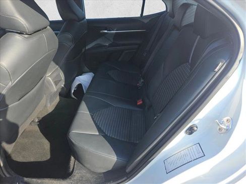 Used 2021 Toyota Camry SE FWD image 9