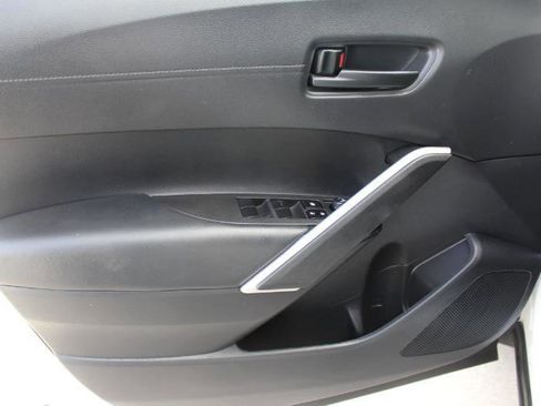 Used 2022 Toyota Corolla Cross LE image 10