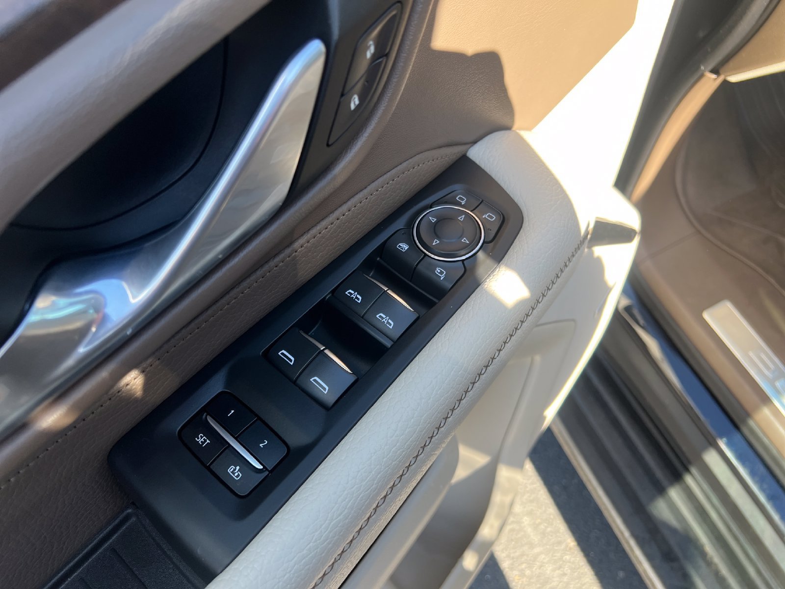 Used 2021 GMC Yukon Denali w/ LPO, Illumination Package AWD/4WD image 25