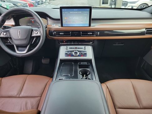 Certified 2020 Lincoln Aviator Reserve w/ Elements Package Plus image 11