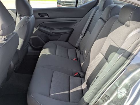 Used 2025 Nissan Altima 2.5 SV FWD image 10