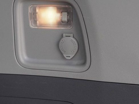 Used 2018 Toyota Sienna XLE w/ XLE Navigation Package FWD image 48