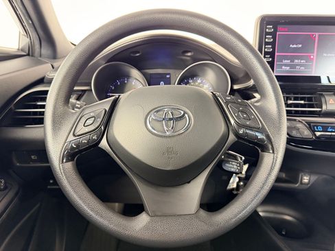 Used 2019 Toyota C-HR LE FWD image 11