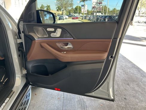 Used 2024 Mercedes-Benz GLS 63 AMG 4MATIC image 27