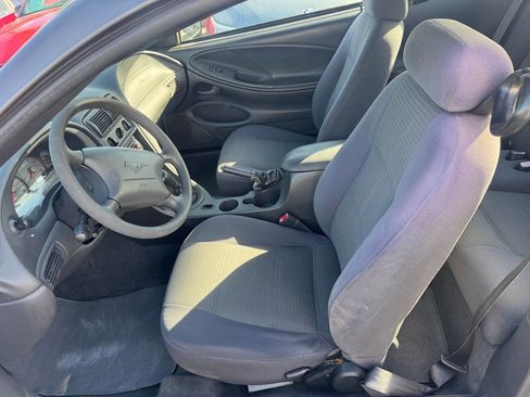 Used 2004 Ford Mustang Base 2dr Fastback image 8
