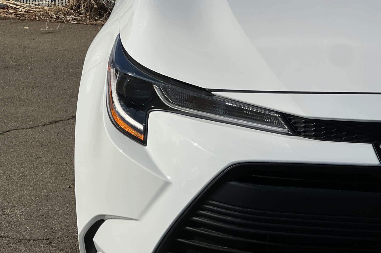Certified 2025 Toyota Corolla LE FWD image 17