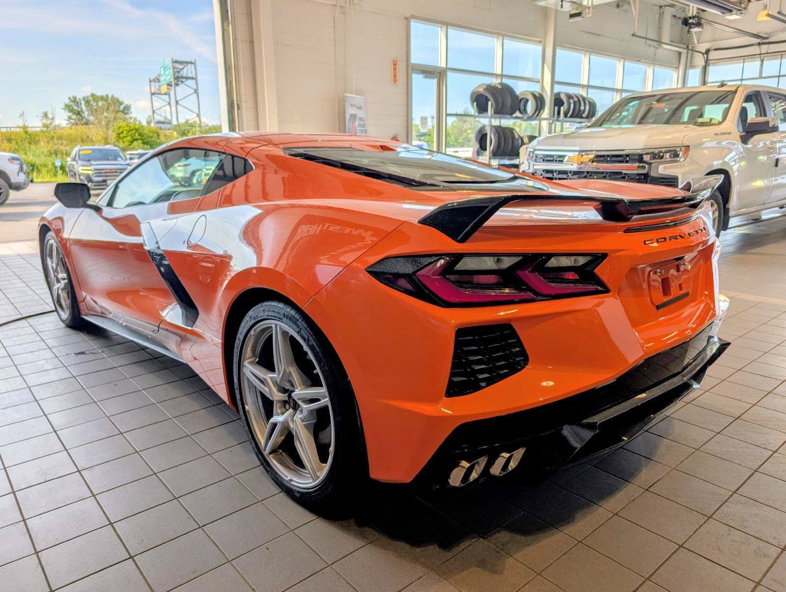 Used 2022 Chevrolet Corvette Stingray Preferred Cpe w/ Z51 Performance Package RWD image 6