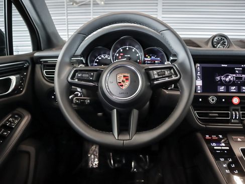 New 2026 Porsche Macan image 14
