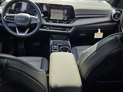 New 2026 Chevrolet Equinox LT w/ Convenience Package II image 6