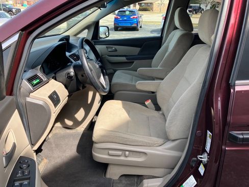 Used 2011 Honda Odyssey LX image 9