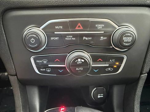 Used 2019 Dodge Charger SXT AWD/4WD image 26