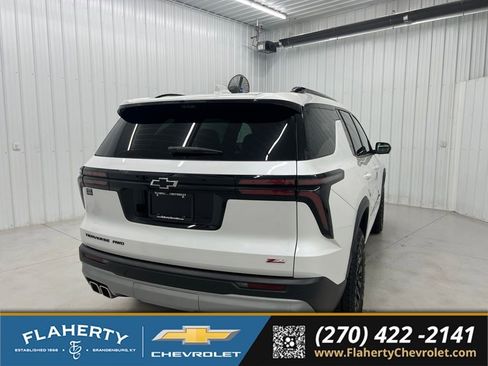 Used 2025 Chevrolet Traverse Z71 w/ Enhanced Driving Package AWD/4WD image 3