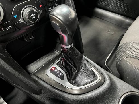 Used 2015 Dodge Dart SXT FWD image 29