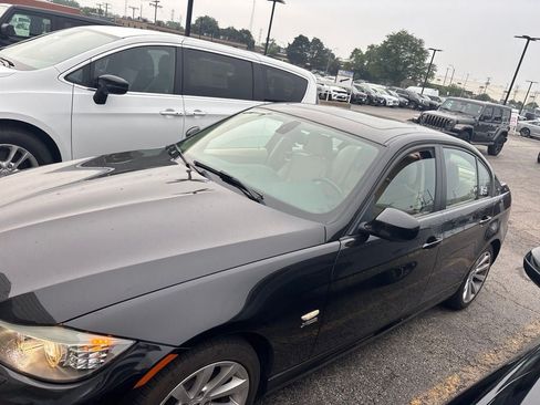 Used 2011 BMW 328i xDrive Sedan AWD/4WD image 3
