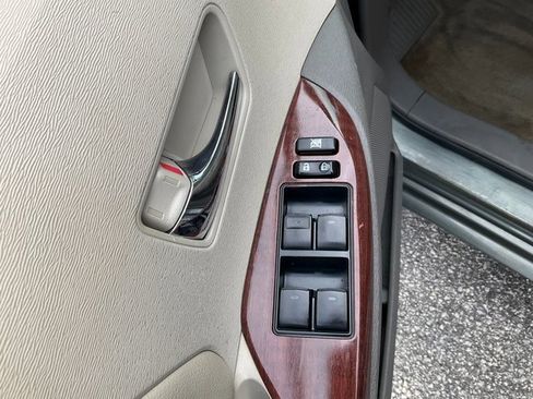 Used 2014 Toyota Sienna XLE image 8