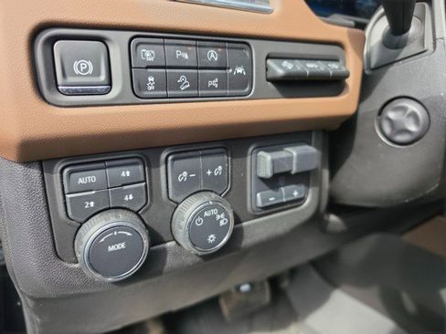 Used 2024 Chevrolet Tahoe High Country w/ Advanced Technology Package image 38