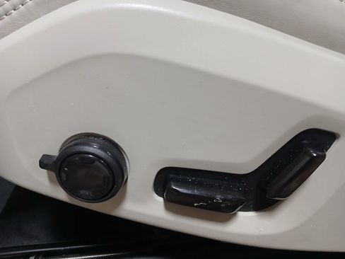 Used 2021 Volvo XC60 T5 Inscription w/ Advanced Package image 16