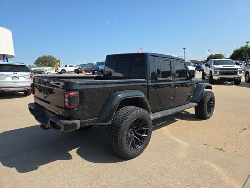 Used 2023 Jeep Gladiator Overland AWD/4WD image 8