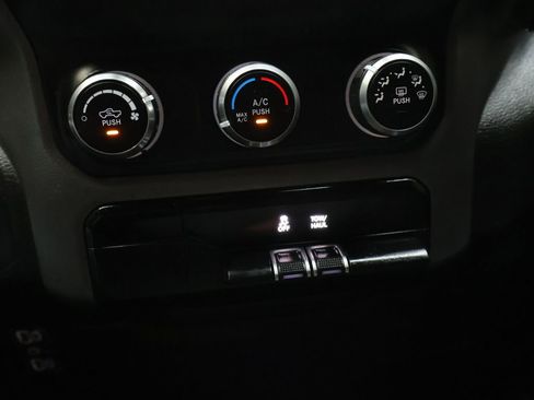 Used 2019 RAM 1500 Big Horn RWD image 25