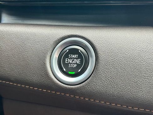 Used 2022 Cadillac Escalade Premium Luxury w/ Performance Package AWD/4WD image 35