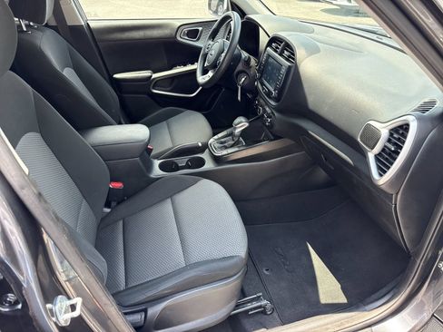 Used 2021 Kia Soul LX FWD image 27