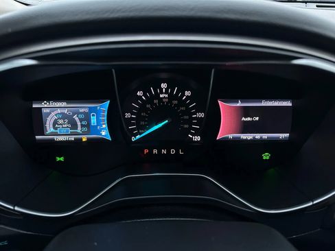 Used 2017 Ford Fusion Energi SE image 17