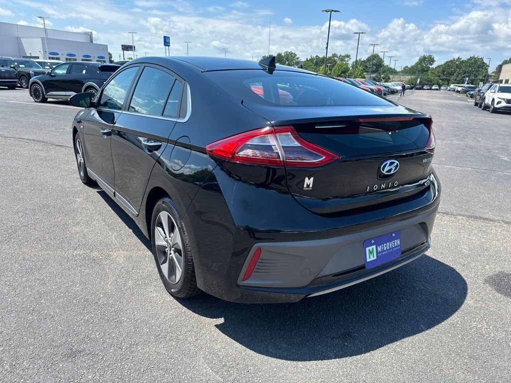 Used 2019 Hyundai Ioniq Limited FWD image 4