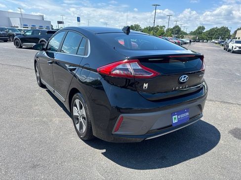 Used 2019 Hyundai Ioniq Limited FWD image 4