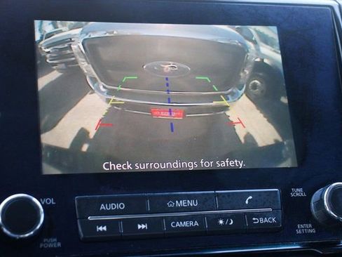 Used 2023 Nissan Titan SV w/ SV Convenience Package image 27