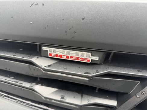 Used 2024 Chevrolet Colorado Trail Boss w/ Technology Package image 14