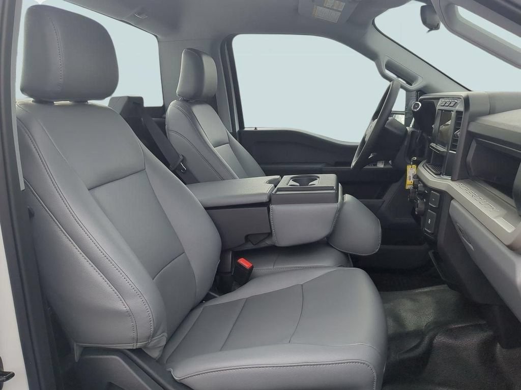 New 2024 Ford F550 4x4 Regular Cab Super Duty image 22