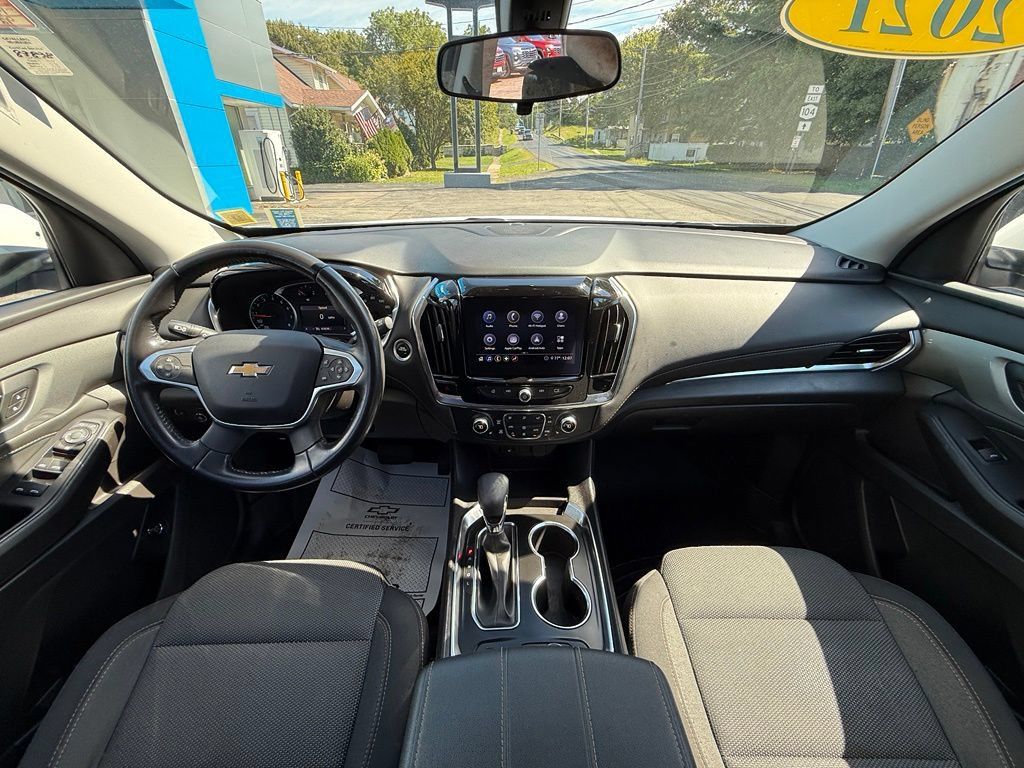 Used 2021 Chevrolet Traverse LT AWD/4WD image 10