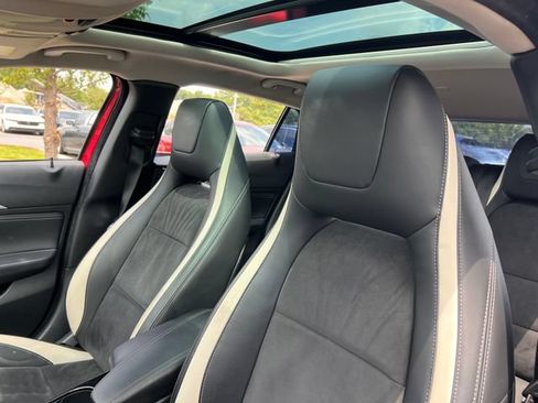Used 2018 INFINITI QX30 Sport FWD image 14