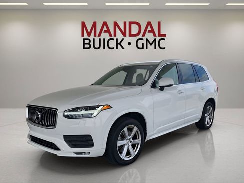 Used 2021 Volvo XC90 T5 Momentum image 1