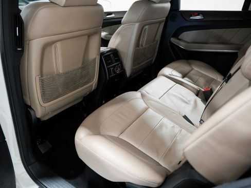 Used 2014 Mercedes-Benz GL 550 4MATIC image 26