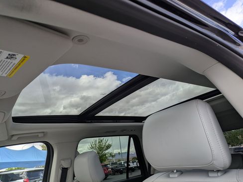 Certified 2025 Ford Expedition Platinum image 18