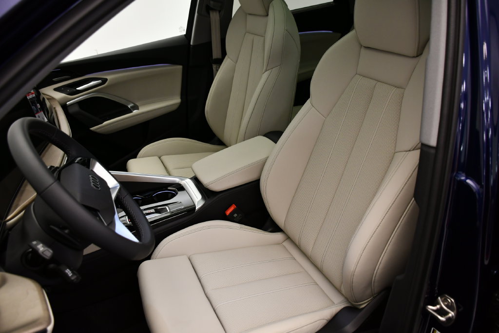 Used 2025 Audi Q5 Premium w/ Premium Plus AWD/4WD image 37