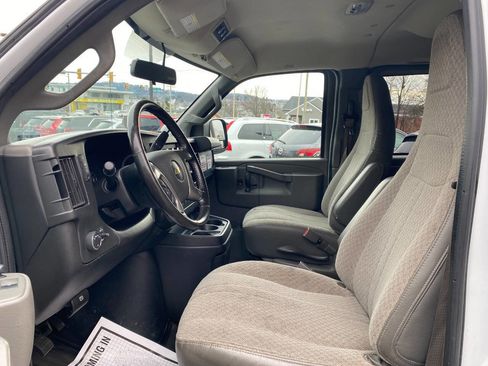 Used 2018 Chevrolet Express 3500 LS image 9