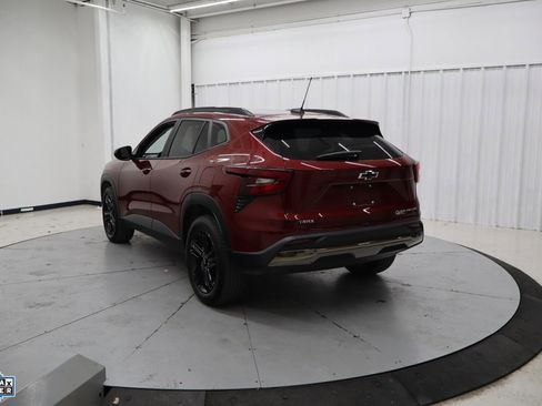 Used 2024 Chevrolet Trax ACTIV w/ Sunroof Package image 8