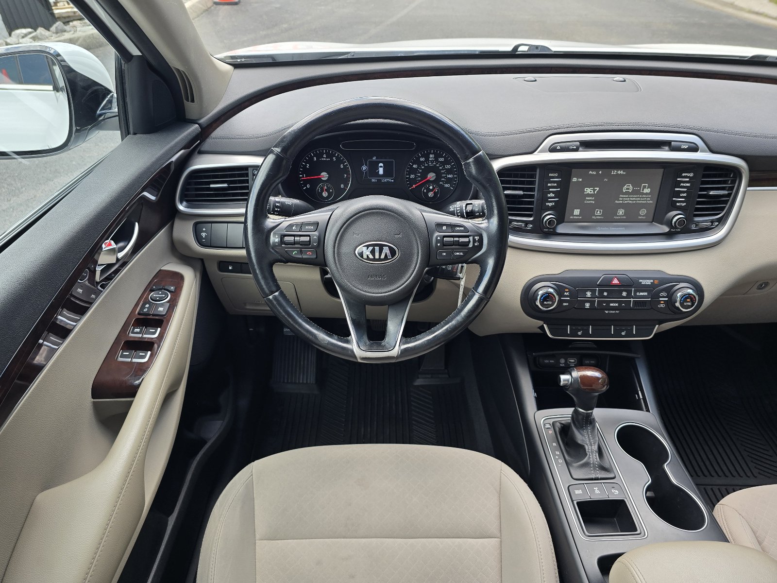 Used 2017 Kia Sorento w/ LX Convenience Package AWD/4WD image 12