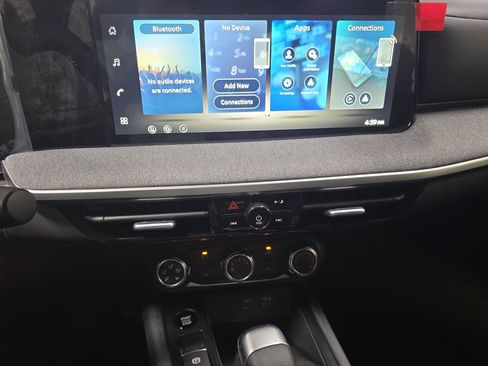 New 2026 Nissan Kicks S image 20