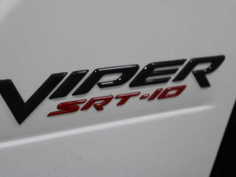 Used 2004 Dodge Viper SRT-10 RWD image 13